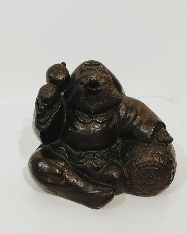 Okimono sculpture japonaise en bronze tanuki Daikokuten - Japon