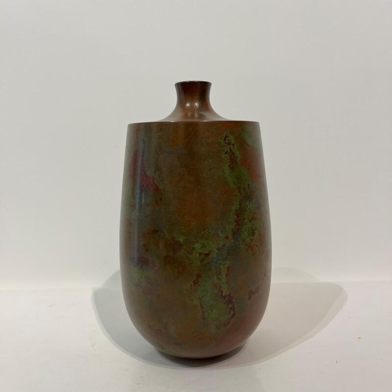 Vase japonais en bronze minimaliste 